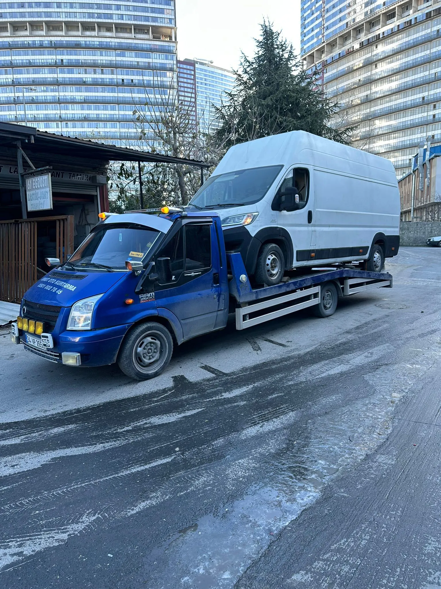 Acil Oto Yol Yardım Aracı